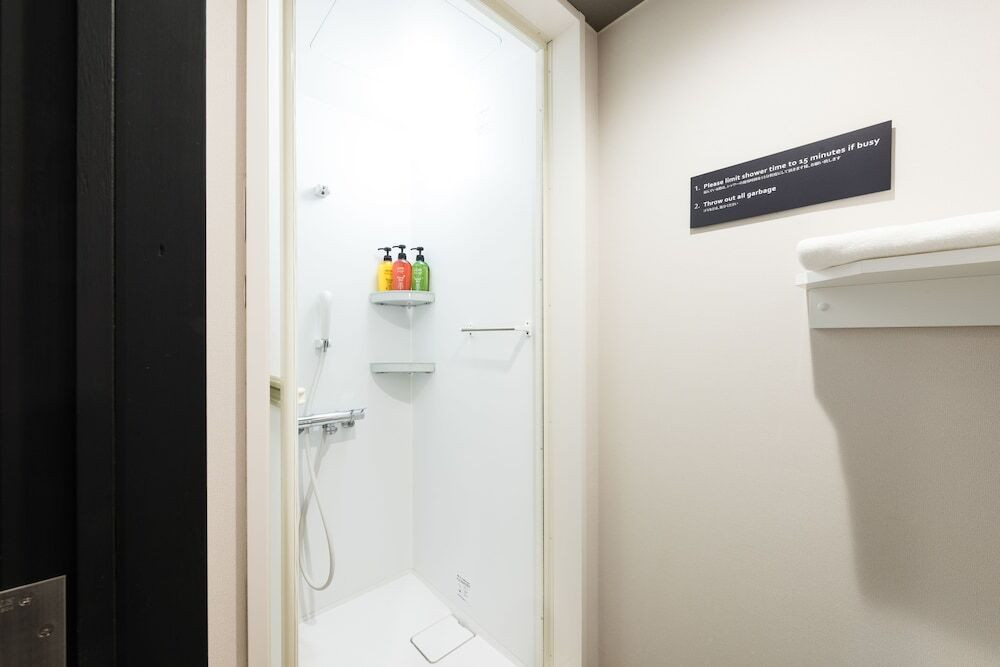 バスルームのシャワー