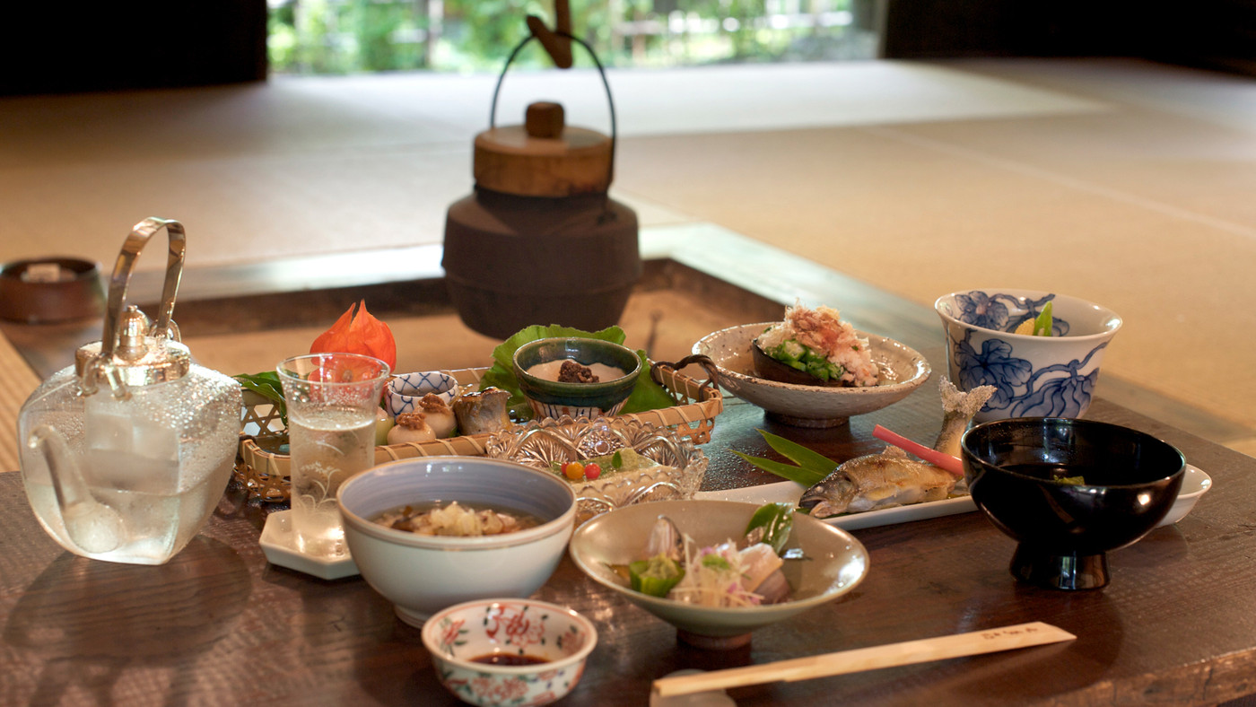 4.茅葺屋根の離れがある料理が魅力の宿「夜がらす山荘 長多喜」3484720