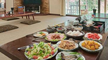 朝食スペース / 9