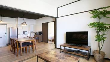 客室内のダイニングエリア / 33