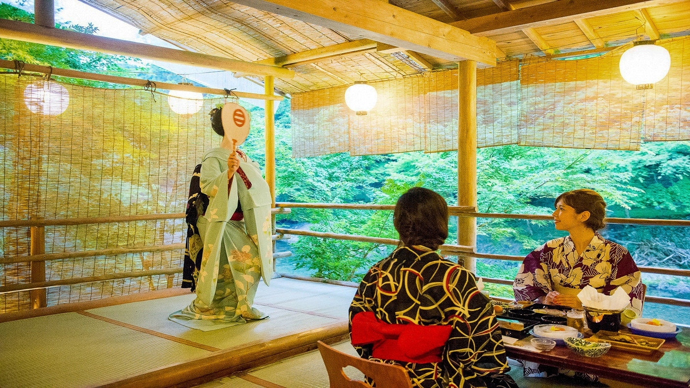 山間の純和風旅館で、四季折々の景色と里山風情に癒やされる3531345
