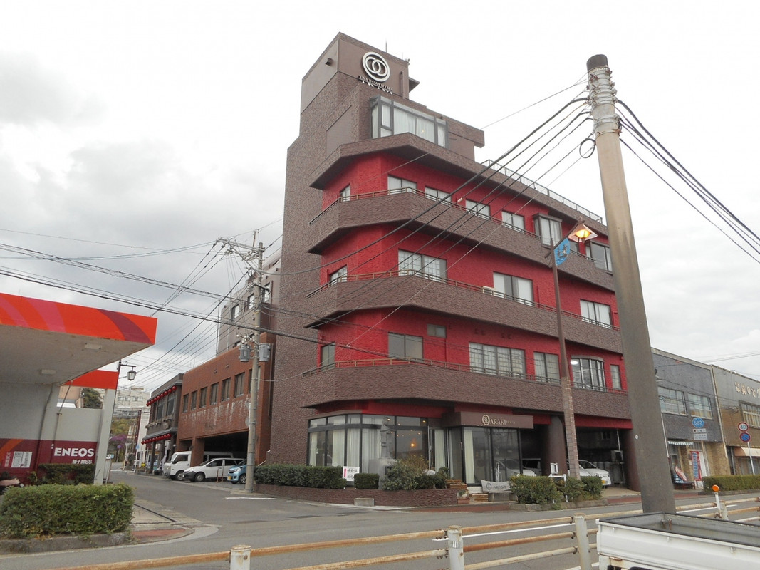 海側から見ています。海に面した出入口は通用口です