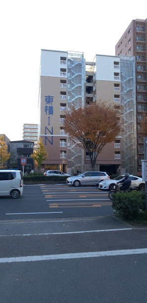 コインパーキングからのホテルです