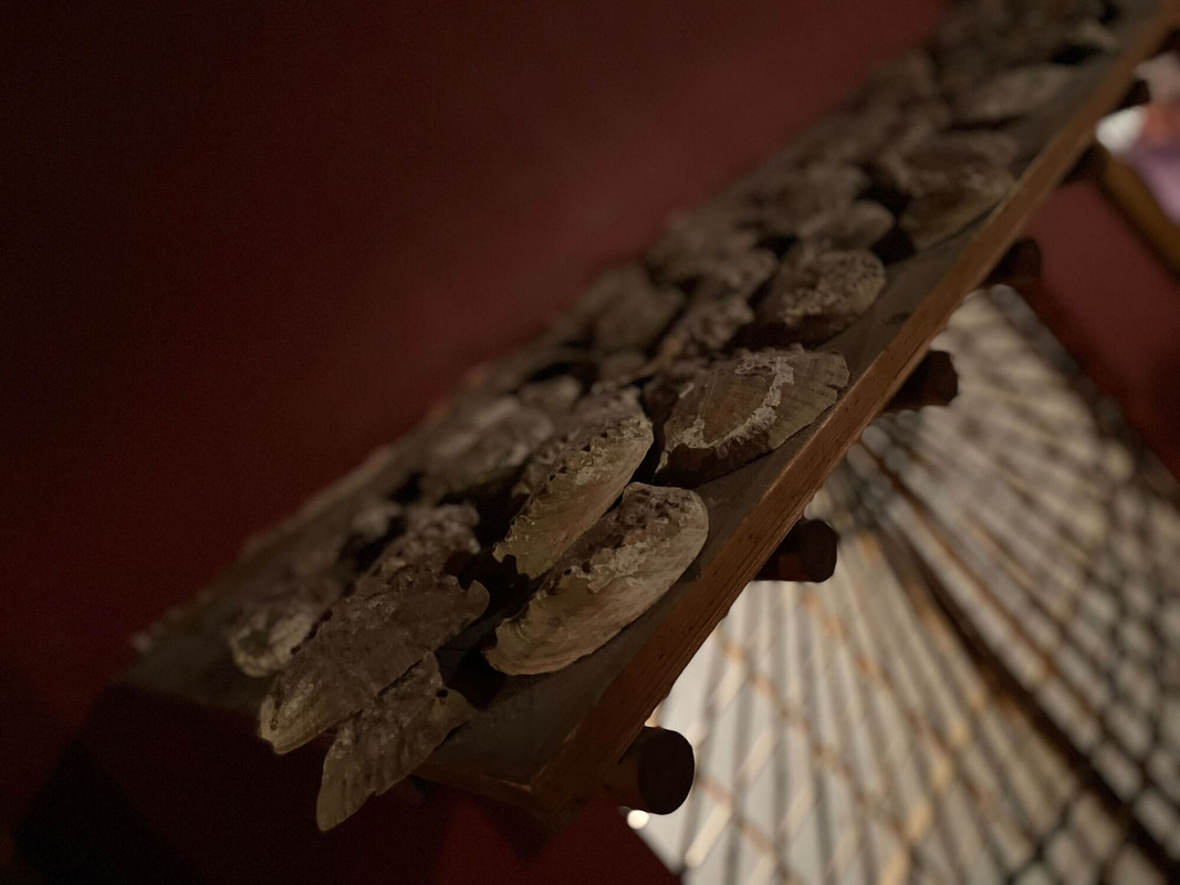 客室の軒には貝殻が使われていました。 / 5