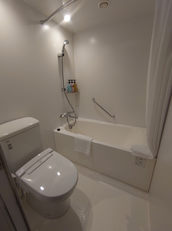 部屋のバス・トイレ