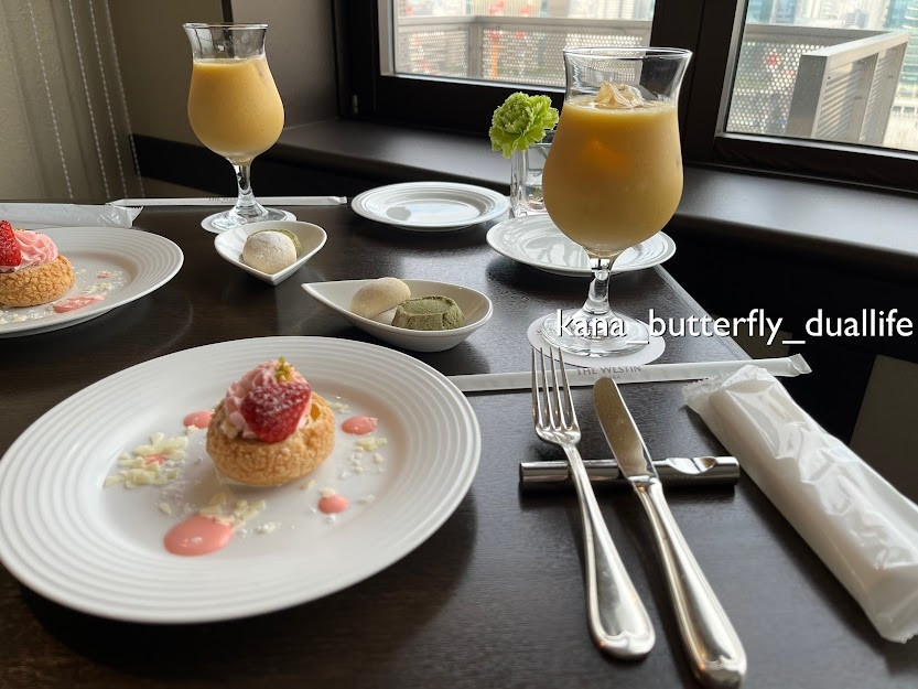 エグゼクティブラウンジのミックスジュース&スイーツ