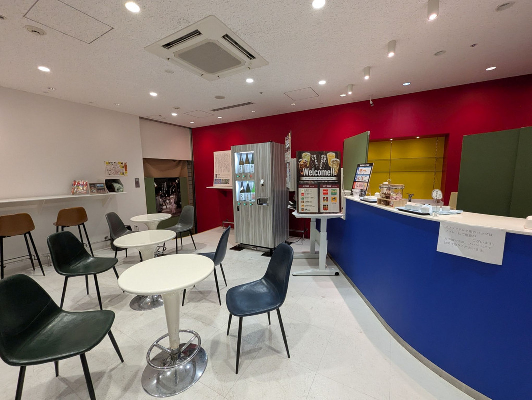 ラウンジではドリンクがいただけました