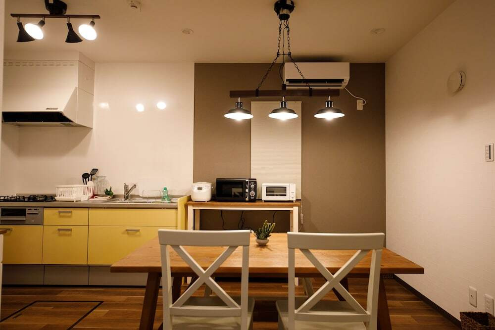 客室内のダイニングエリア