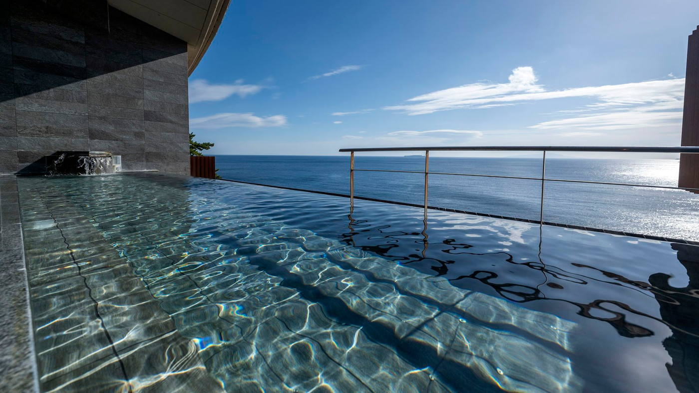 180度オーシャンビューのラウンジがおしゃれ♡海を眺めながらうっとり4003141