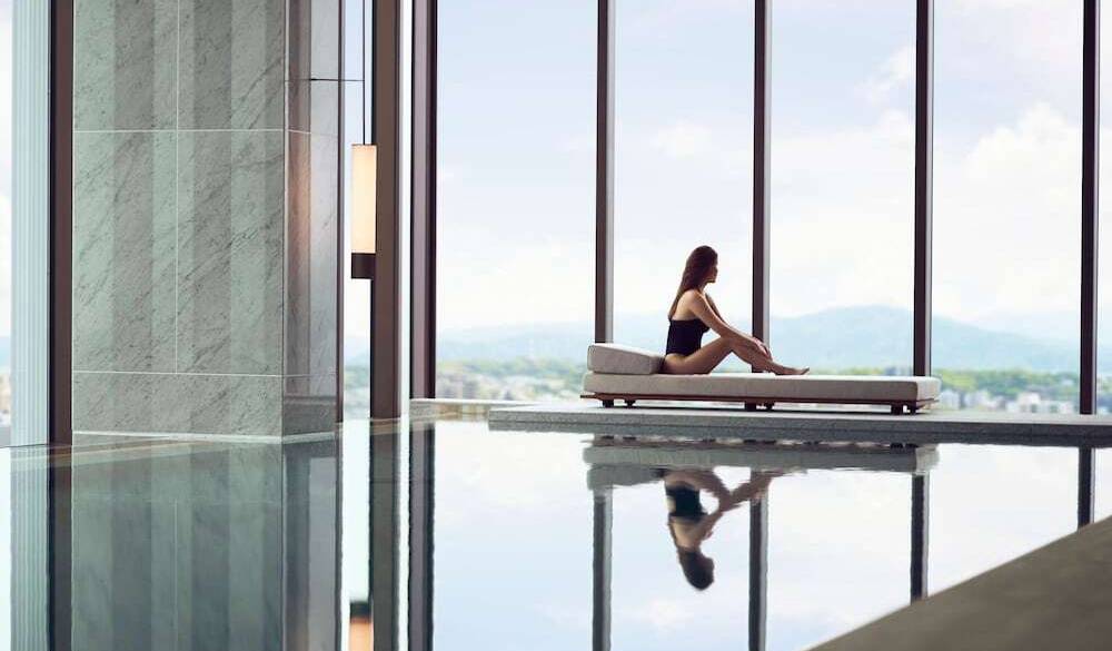 プールも博多湾ビュー / 2