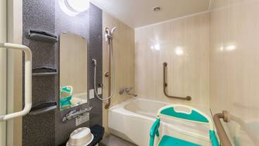 アクセシブルツイン／バスルーム / 24