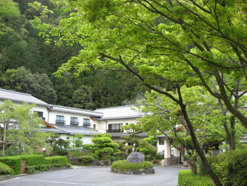 緑に包まれて温泉三昧できる“泉州の奥座敷”4047759