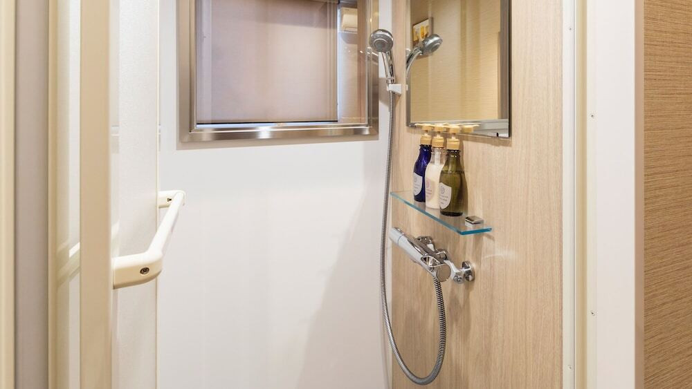 バスルームのシャワー