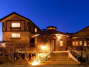 アンティーク家具がおしゃれで雰囲気抜群「伊香保温泉 松本楼 洋風旅館ぴのん」1055723