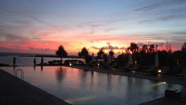 インフィニティ プール / 7