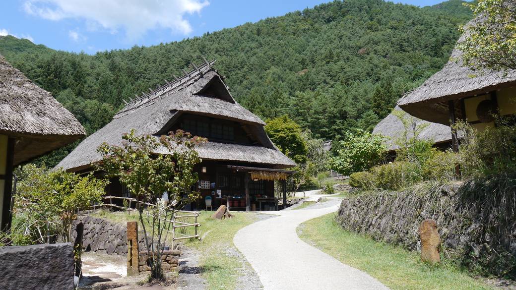 西湖いやしの里根場② / 2