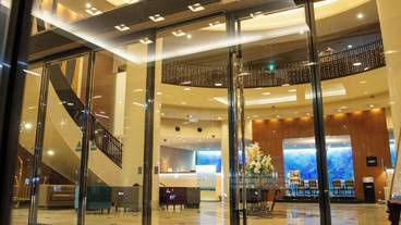 施設の入り口 / 16