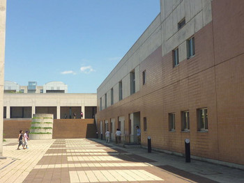 「会津大学食堂」外観 602199 食堂はこの建物に有ります