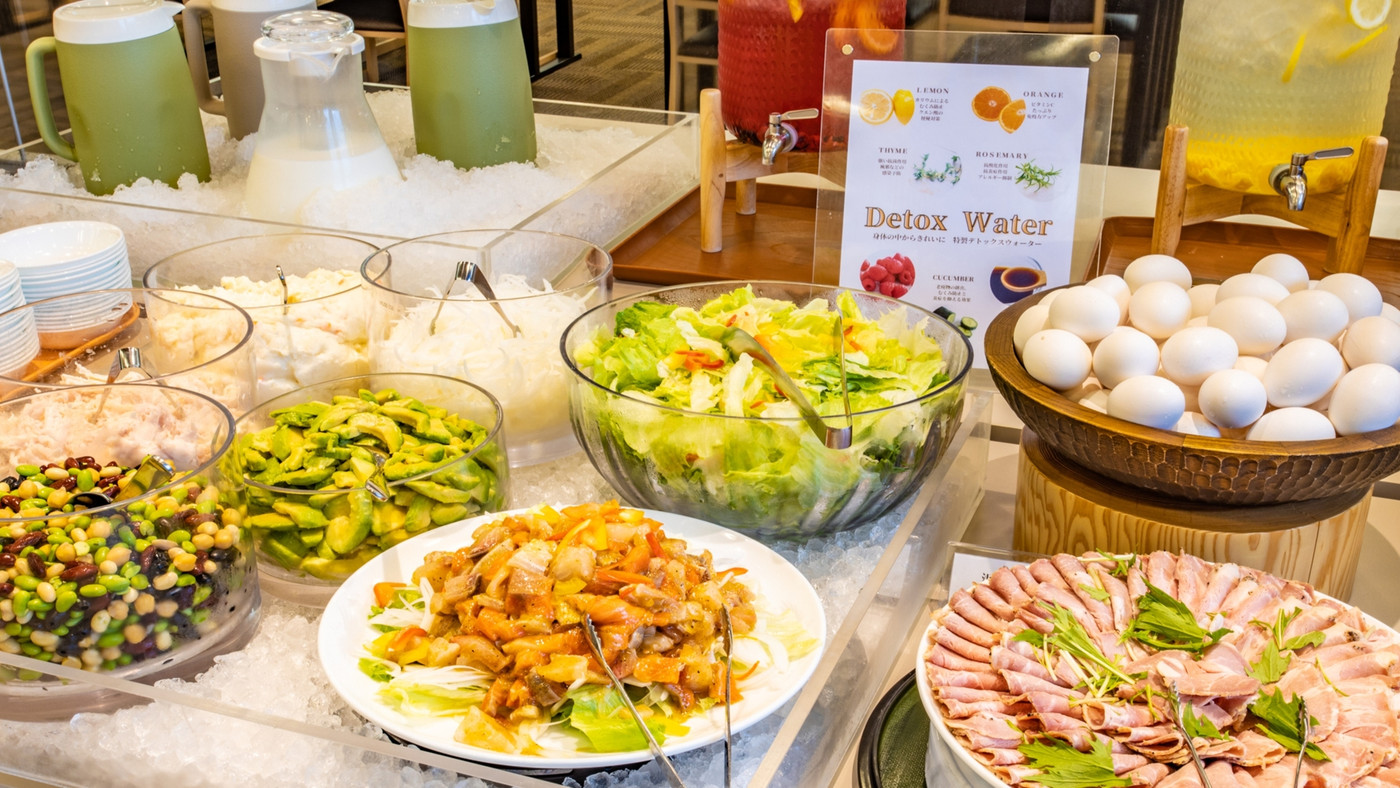 夕・朝食ともにバイキング!四万温泉一の大型温泉旅館3530600