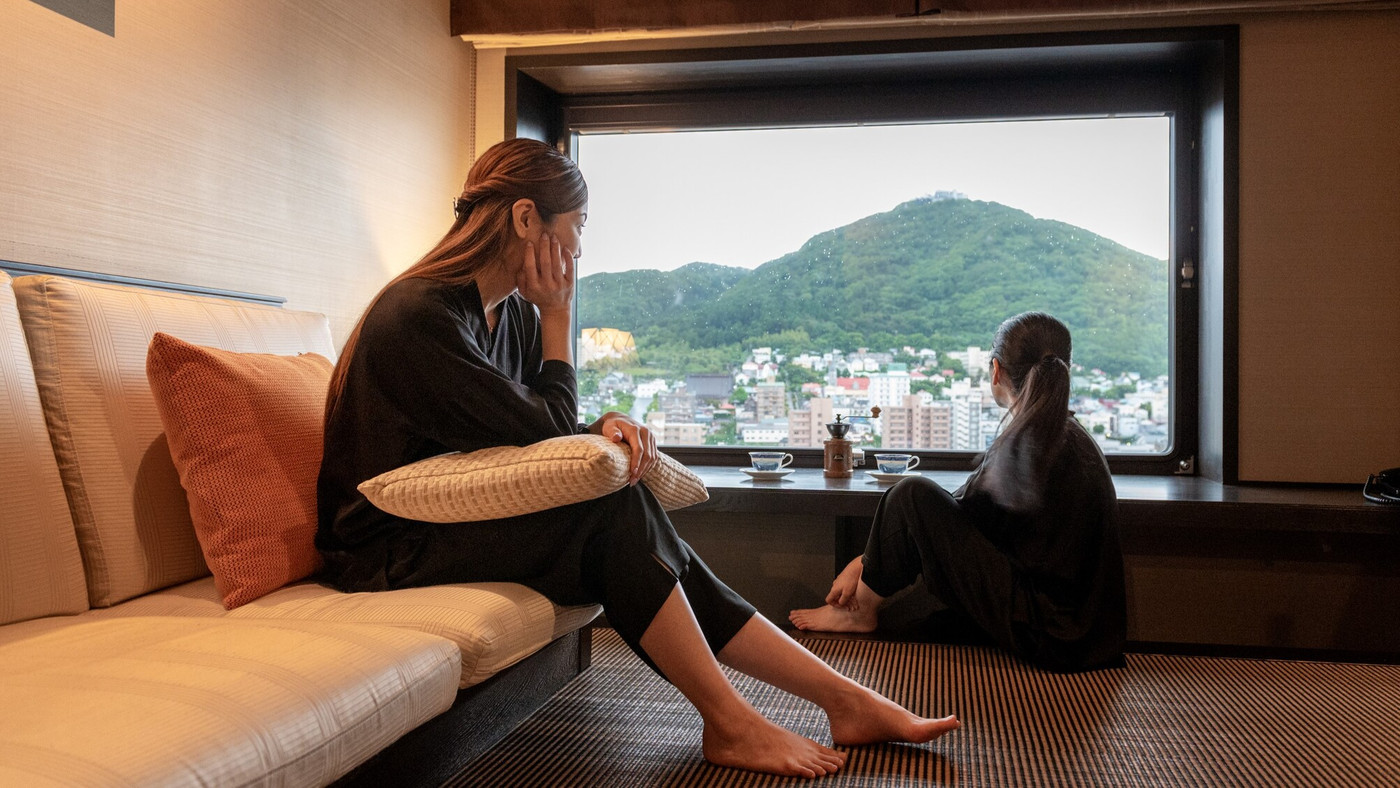 イクラ、いか、甘エビ…。お好きな具材でオリジナル海鮮丼を4769436