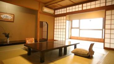 客室内のダイニングエリア / 15