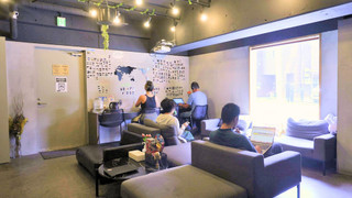 コンパクト ダブルルーム 共用バスルーム