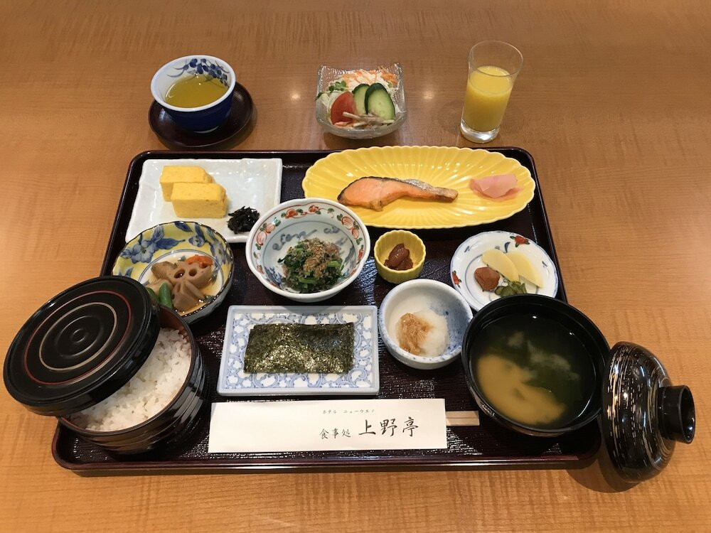 朝食