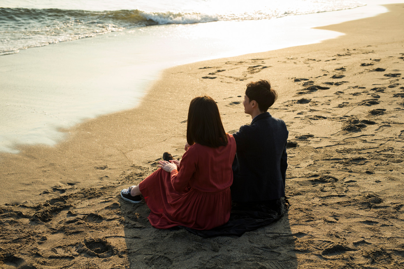 カップル　海岸