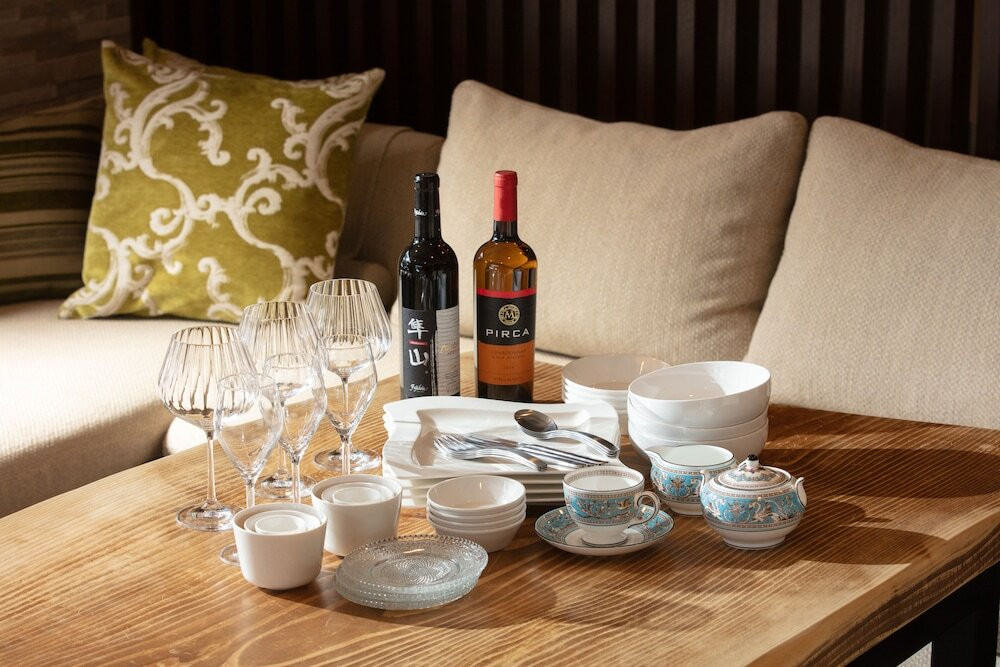 客室内のダイニングエリア