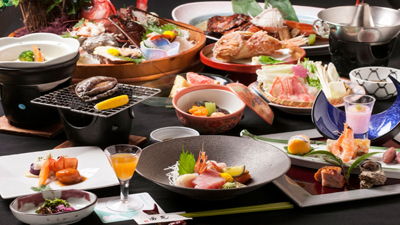 “金目鯛の煮付け”は宿秘伝のタレが絶品！一面に広がる海景色にうっとり♪4022962