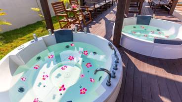 屋外スパ浴槽 / 1