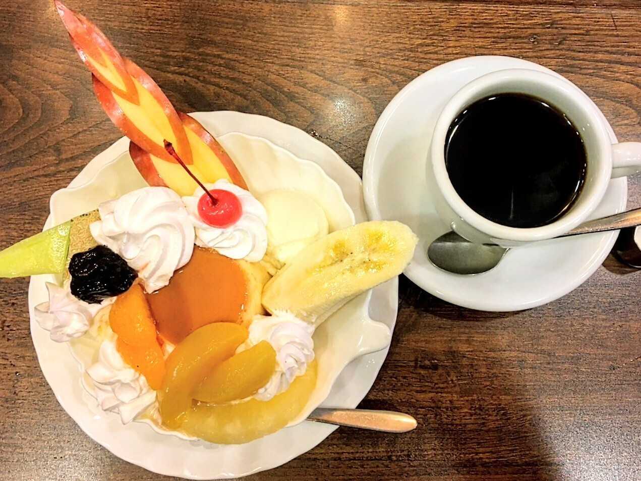 「元町サントス」 料理 161658617 サントス ア ラ モード、ホットコーヒー