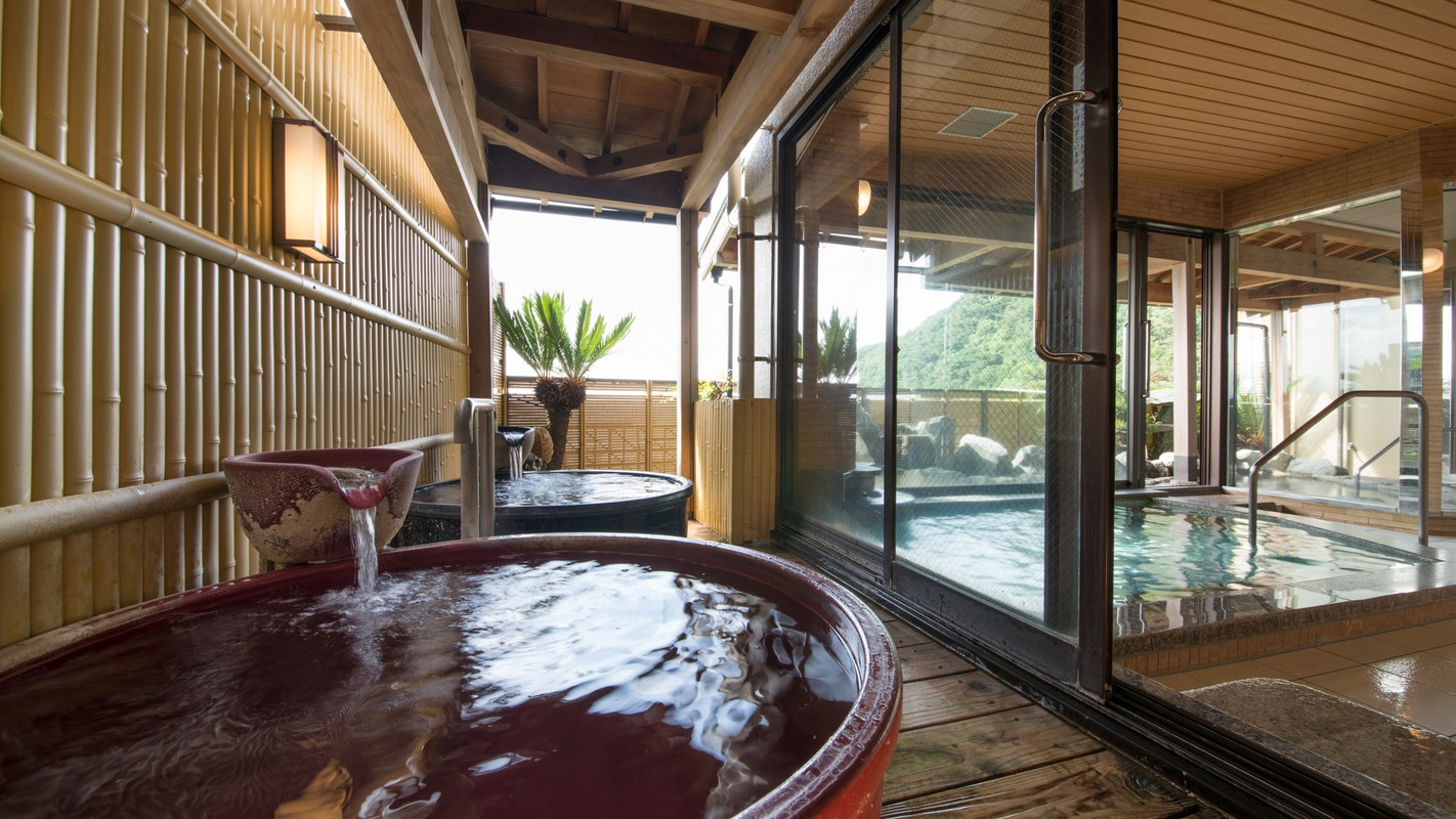 大浴場 陶器風呂