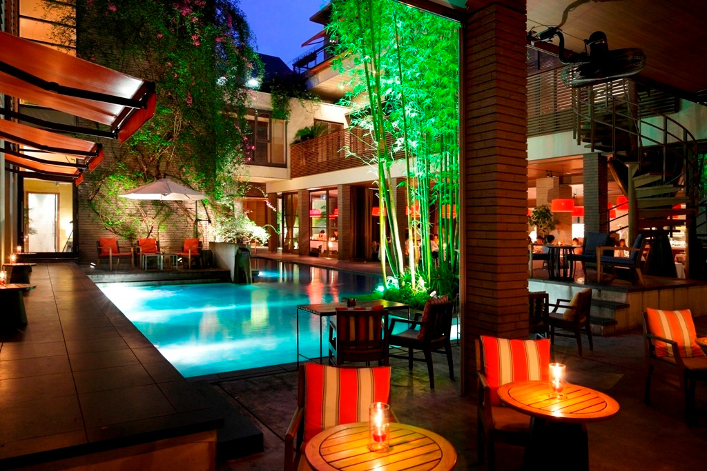 「ウィズ ザ スタイル フクオカ」 内観 49086885 色気のあるバー