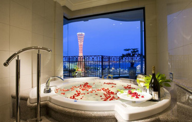 7 Best Hotels with Luxurious View Bathrooms for Couples&#39; Anniversary in Kobe