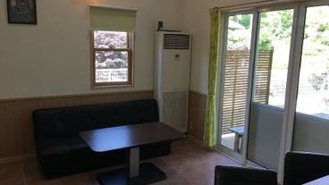 客室内のダイニングエリア / 5