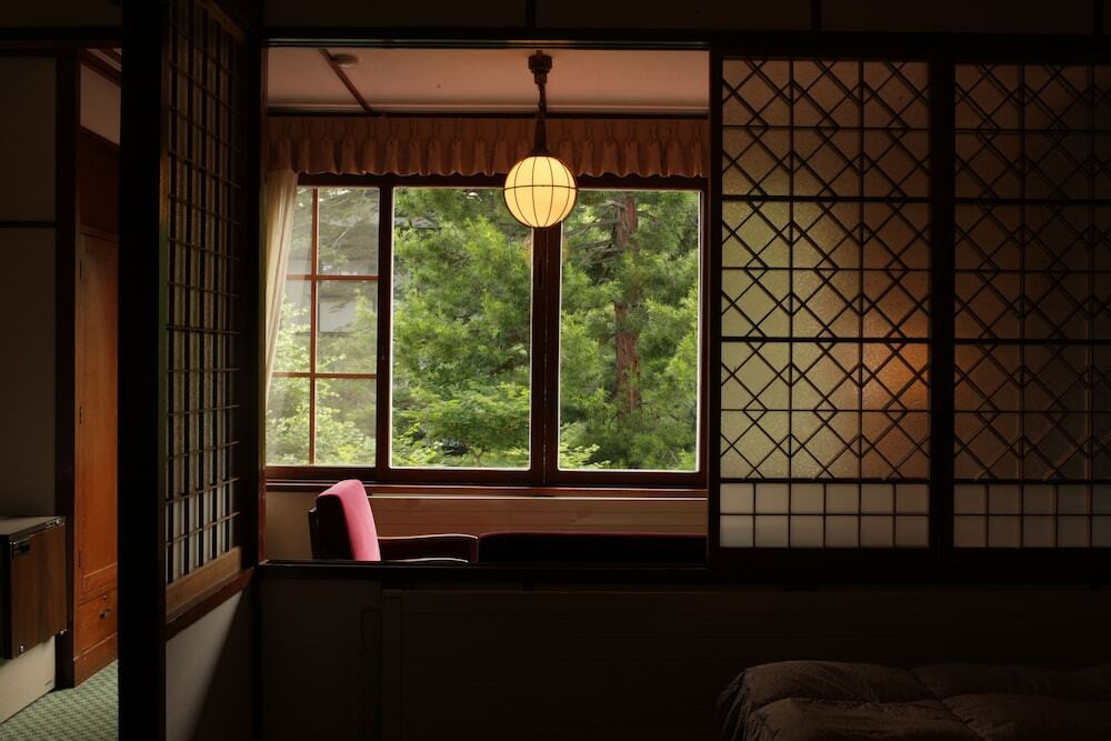 ジョン・レノンも愛した老舗ホテルで大人な聖夜を3952542