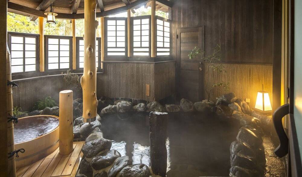 趣の異なる
3つの貸切風呂 / 2