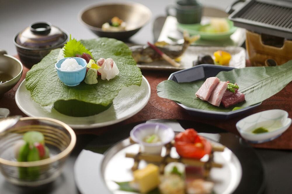 半露天風呂付き客室＆11時チェックアウトでリラックス滞在が叶う4258005