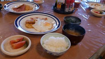 客室内のダイニングエリア / 11