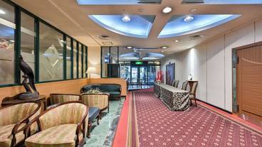 内部エントランス / 2