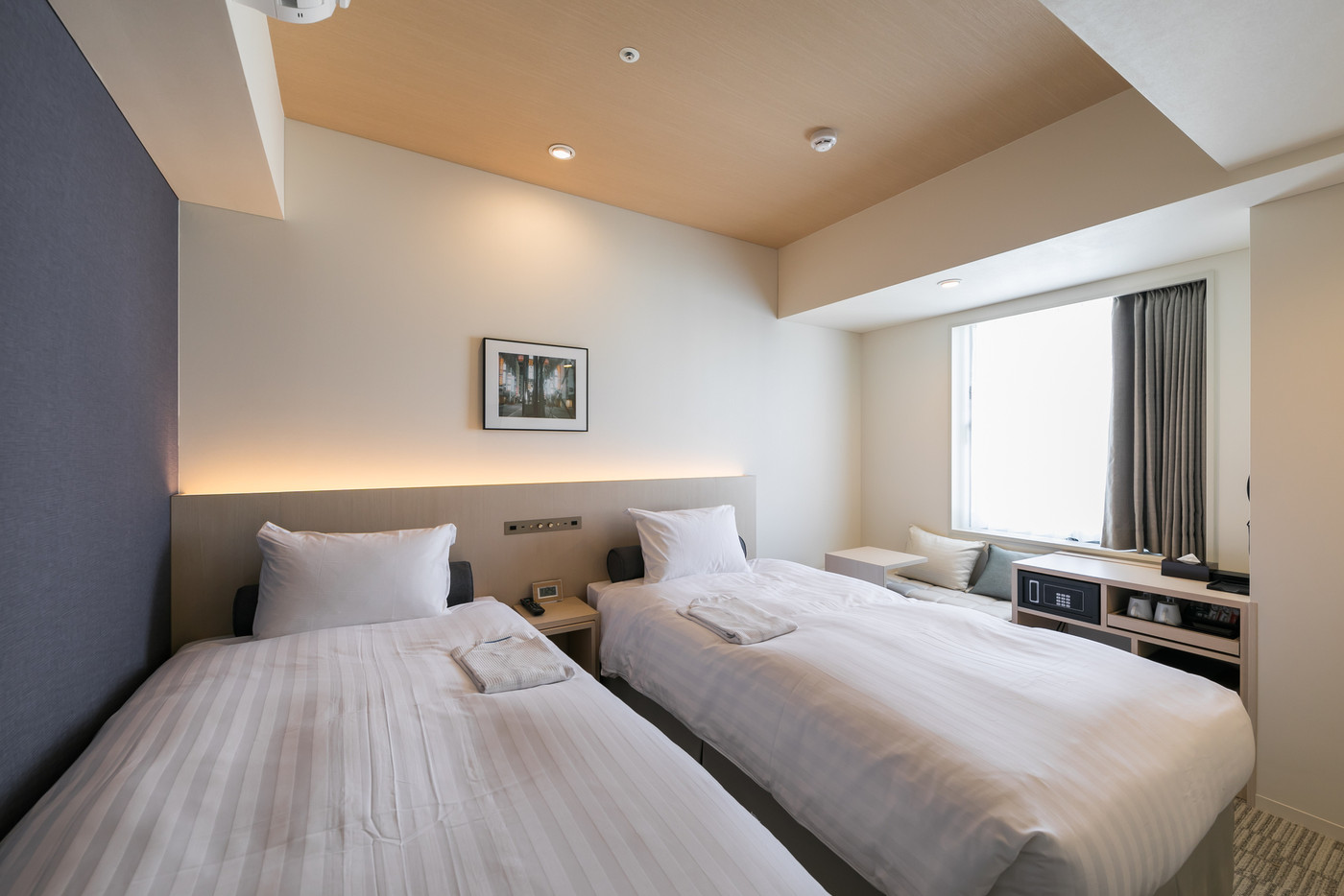 飾らないデザインで安心できる客室1823633