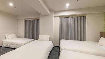 客室 / 37