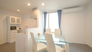 スーペリアアパートメント (402)