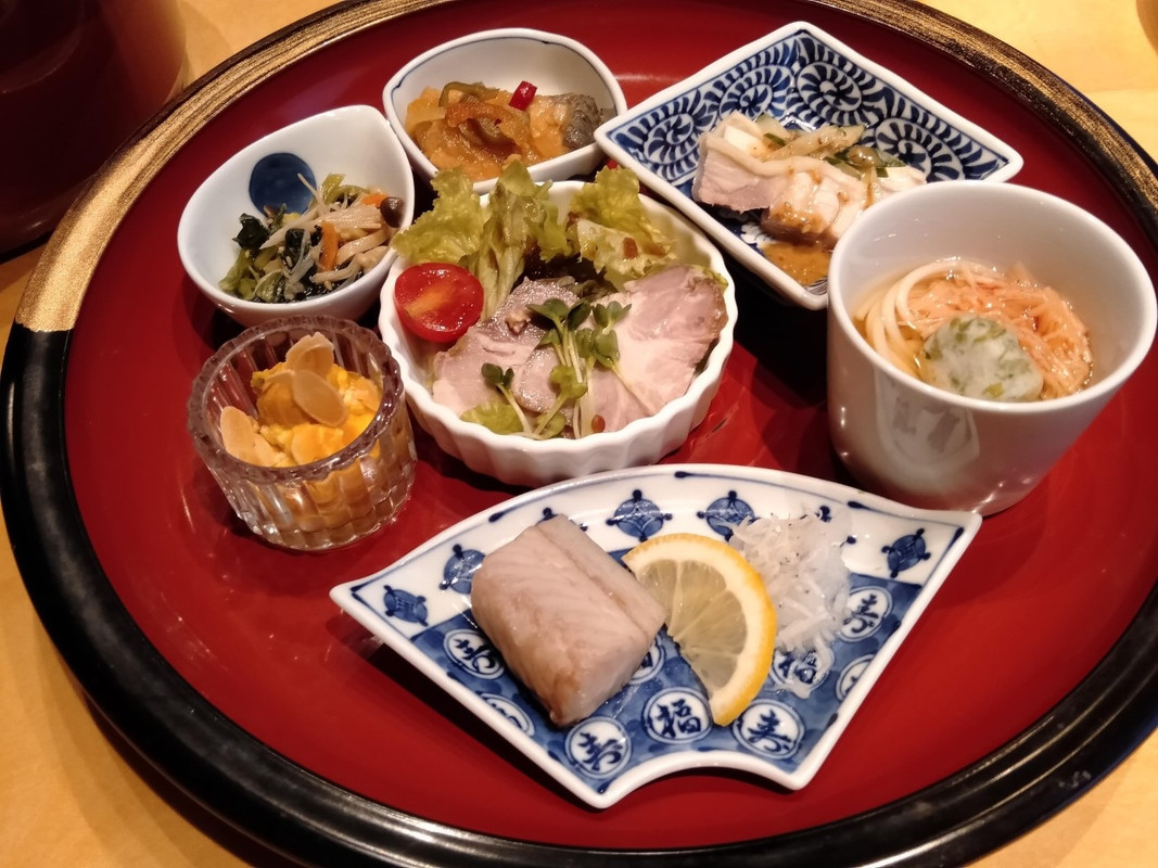 朝食