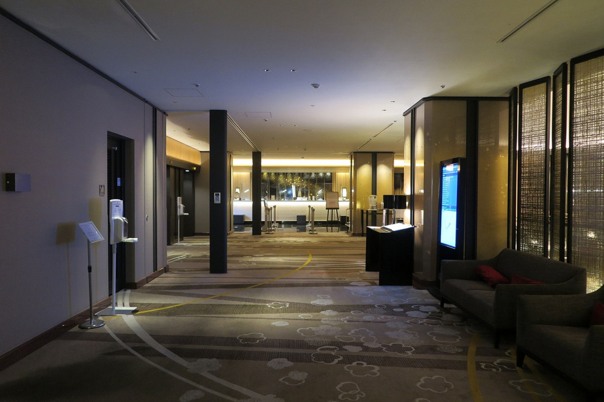 ロビーは落ち着いたデザインですが…