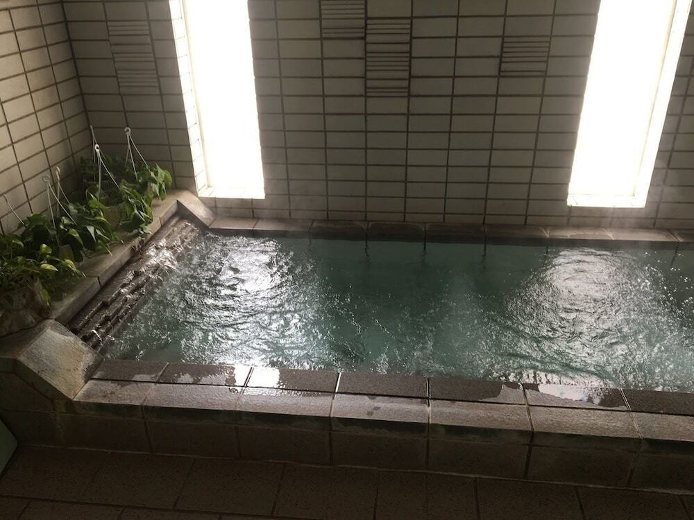 屋内スパ浴槽