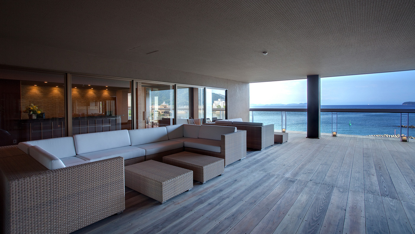 館内のいたるところから海が見える宿。波が打ち寄せる音に耳をすませて4262005