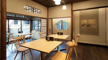 朝食会場のラウンジ / 2