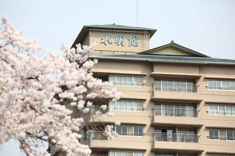 5. 春色を間近に感じてロマンチック気分「水明館」4089002